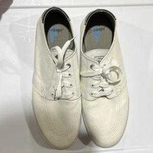 Johnnie-O shoes, white, size 11